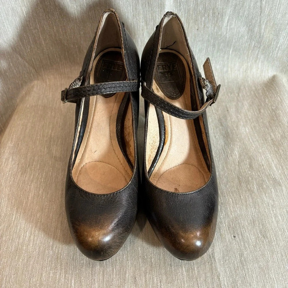 FRYE Sz 6 Miranda Mary Jane Almond Toe Heeled Smooth Leather Distressed Shoes - Picture 2 of 10